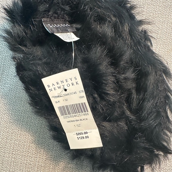 BARNEYS NEW YORK Fur Cap/Hat. Black - Picture 13 of 13